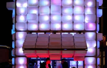 Un chiosco realizzato con i contenitori TROFAST